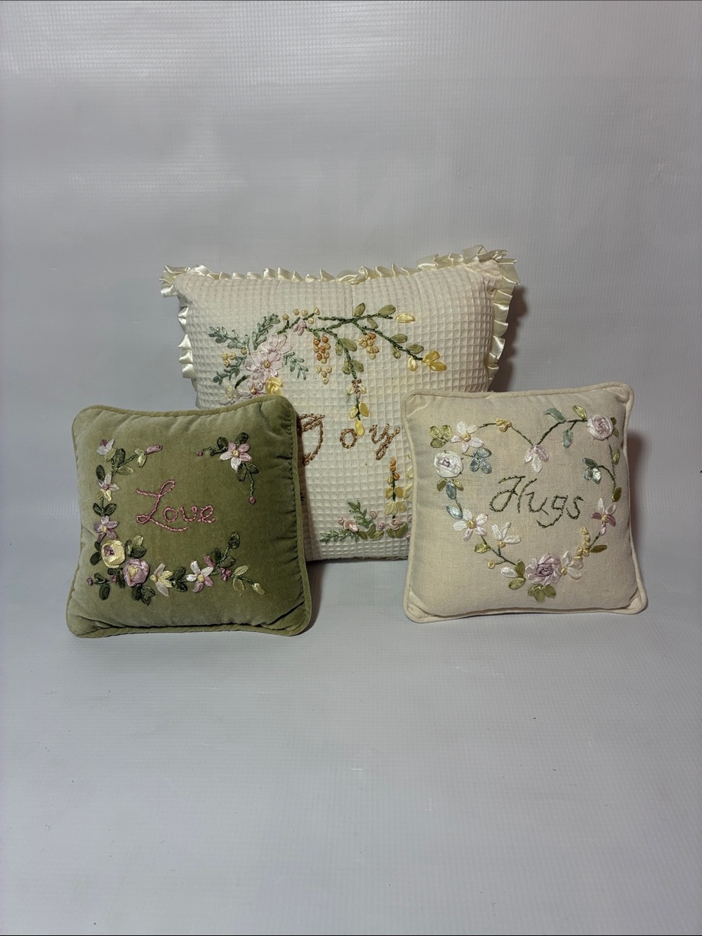 Embroidered 'Love' and 'Hugs'  “joy” Accent Pillow Set - Green & Cream
